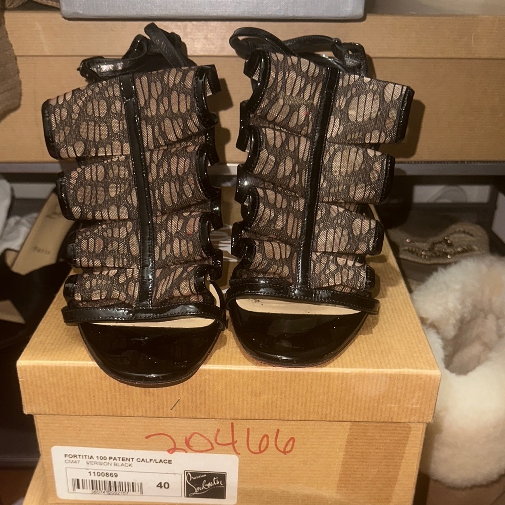 Christian Louboutin Fortitia 100 patent calf/lace heels